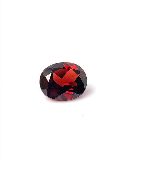 Garnet facetted, bright red color, quality hI, oval