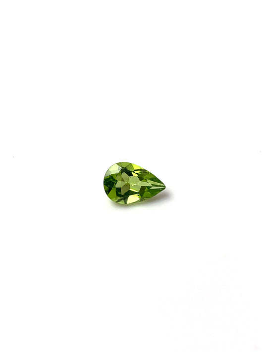 Peridot standard cut pearshape