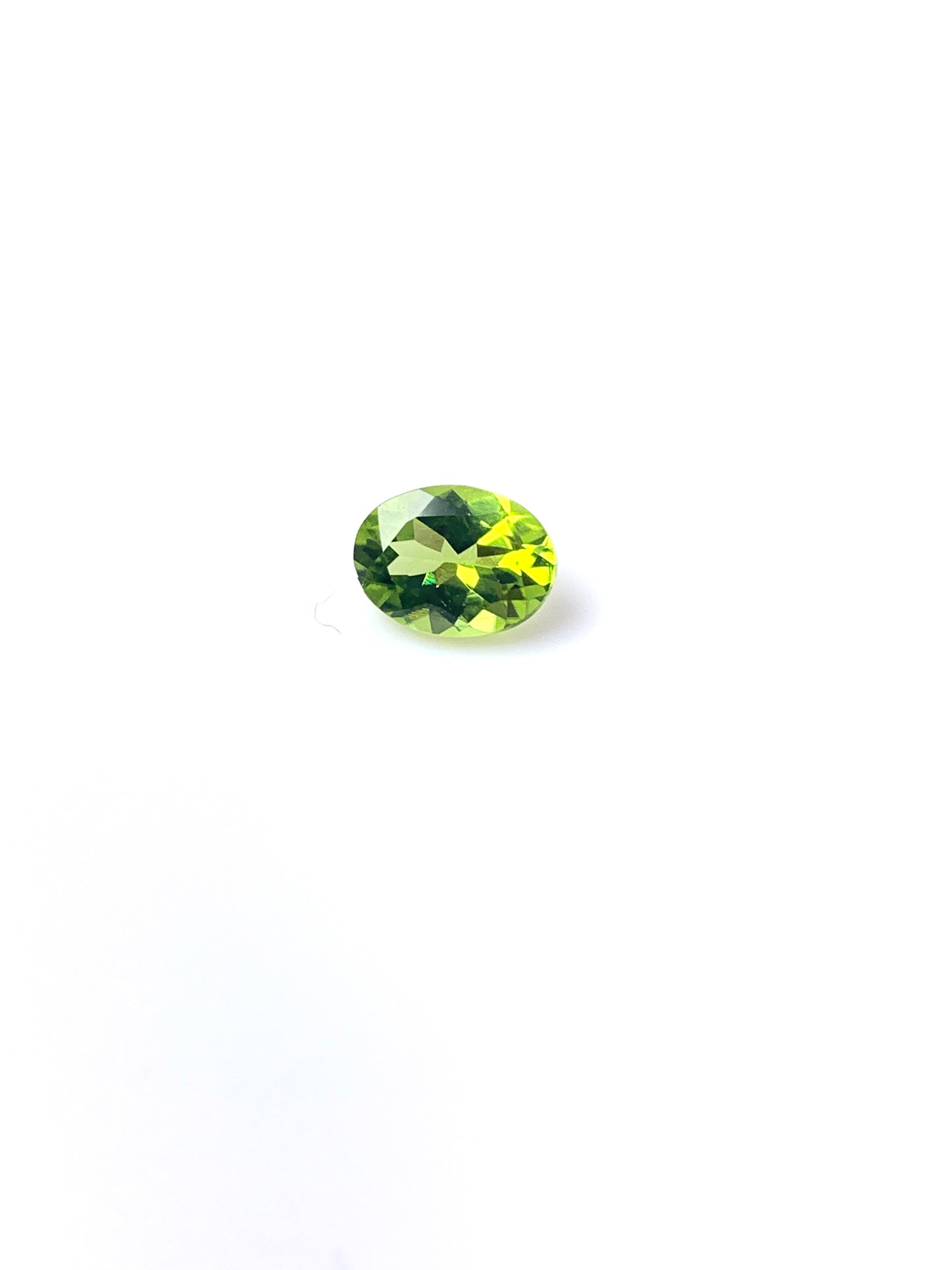 Peridot Tafelschliff Standardqualität oval