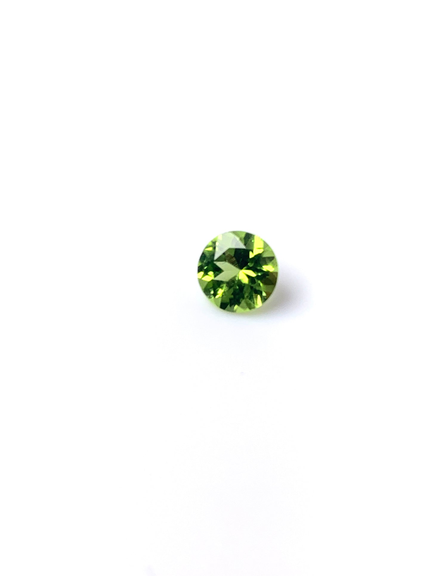 Peridot fac., standard quality, round